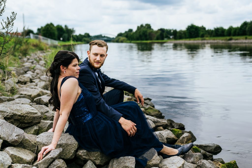 hochzeitsfotograf goslar harz brautpaar fluss